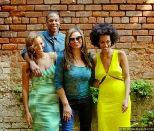 beyonce-jay-z-and-solange-pose-for-family-photo-after-elevator-fight