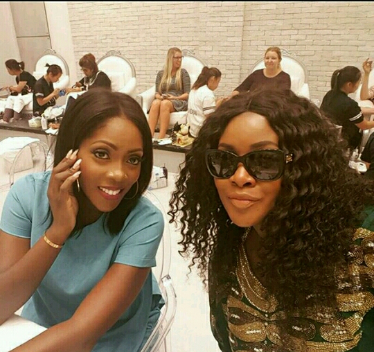 toolz-and-tiwa-in-Dubai fixing nails - gidibase